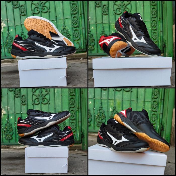 Gambar sepatu badminton mizuno sepatu bulutangkis pria adidas eagle specs - Hitam, 39 dari TukangSepatuuu undefined Tokopedia