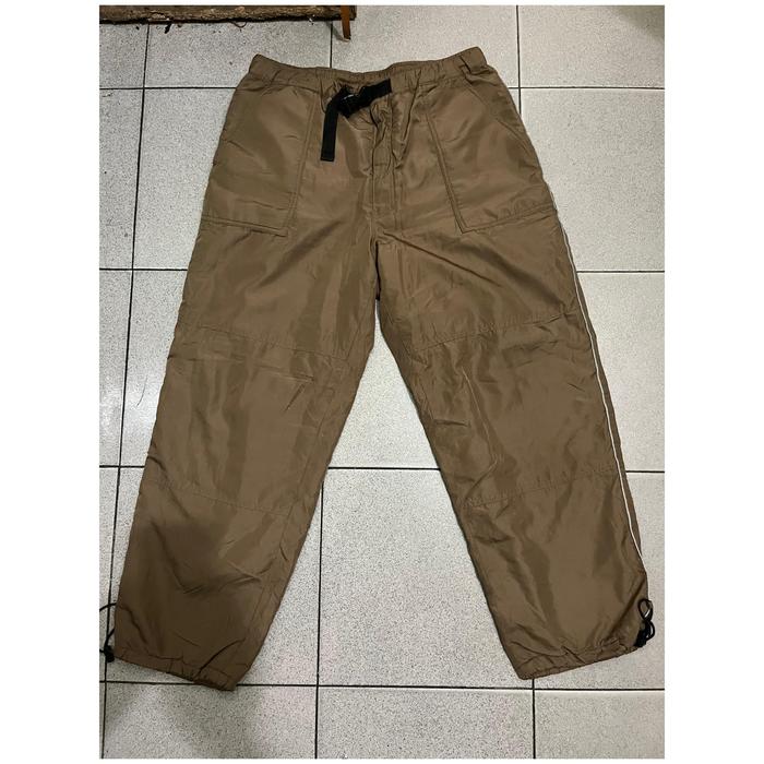 Gambar celana training cargo kargo mirip uniqlo dari reedhoo_store undefined Tokopedia