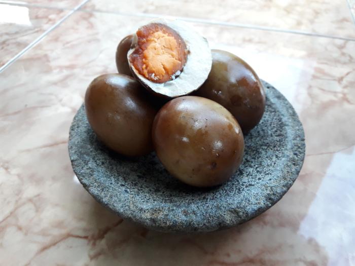 Gambar Telur Asin Omega Asap/Panggang Syahma perbox isi 10/6 butir (Grade A & B) - 10 BUTIR, GRADE B dari Syahma Sukses Berkah undefined Tokopedia