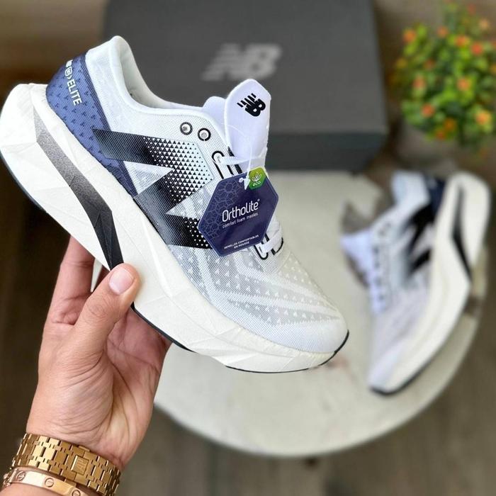 Gambar SEPATU NEW BALANCE FUELCELL SC ELITE V4 WHITE NAVY ORIGINAL - WHITE NAVY, 40 dari BAROKAHSTOREJKT20 undefined Tokopedia