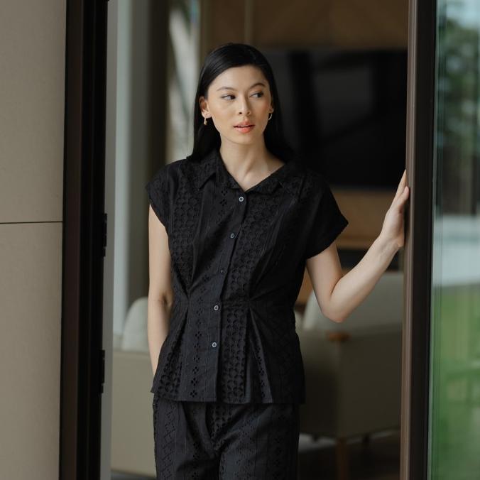 Gambar Terlaris Beatrice Clothing Aneth Blouse - Blouse Wanita - M Black  dari Haryaniiid undefined Tokopedia