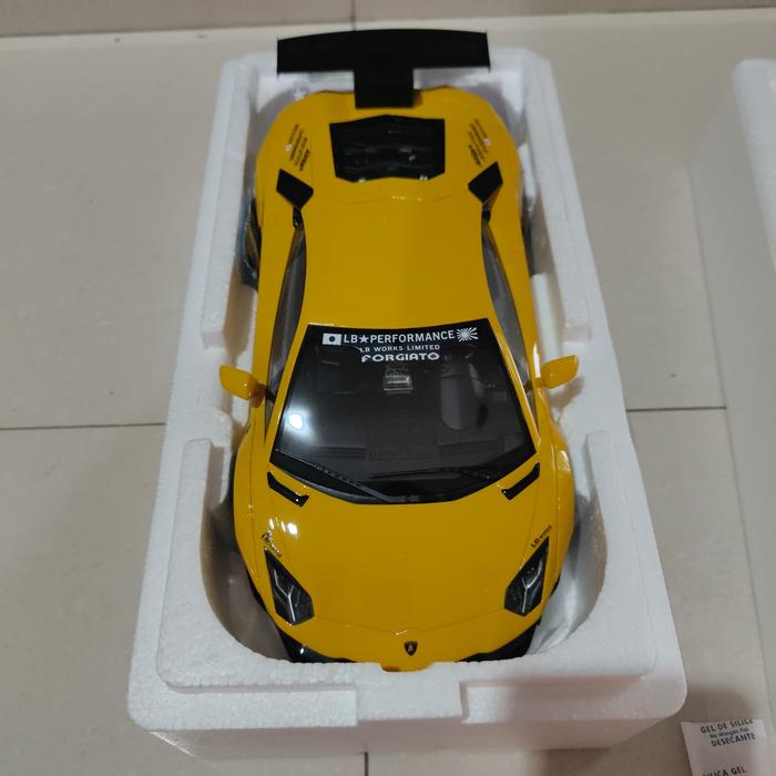 Jual Kyosho 1:18 Lamborghini Aventador LB Performance