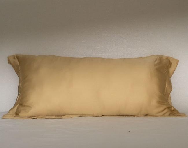 Gambar Sarung Bantal Cinta 50x100 Serat Bambu Organic Sutra Lyocell Polos - Gold dari SoulmateBedsheet undefined Tokopedia