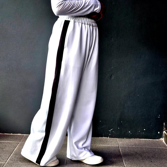 Gambar Kulot Liana Sporty Trening Jumbo LEZAHRASIGNATURE Celana Olahraga Training Skuba Spandex Stretch Panjang 102cm Pinggang Karet Anti kusut Fit L-XL - Putih, L dari LEZAHRASIGNATURE undefined Tokopedia