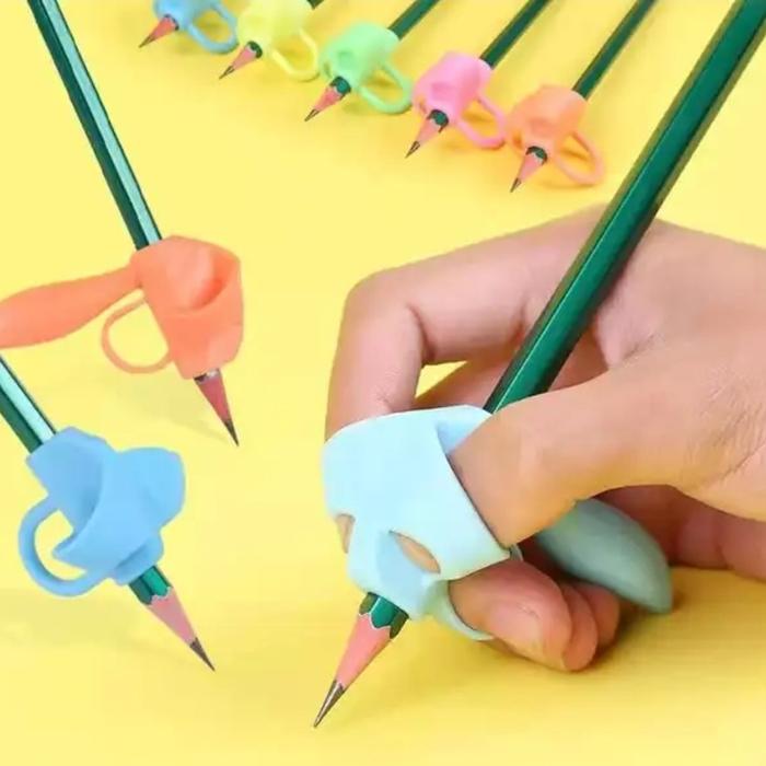 Gambar Alat bantu tulis belajar menulis pencil grip pensil bolpoin bolpen - 3grippegangan dari ssbsshop undefined Tokopedia