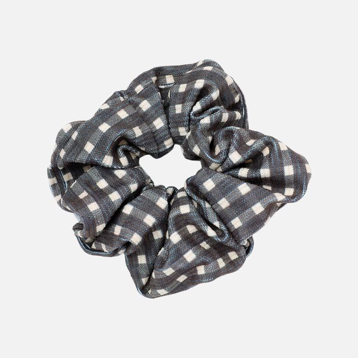 Gambar Stroberi Scrunchie Corduroy Hair Tie - GinghmCharcoal dari Stroberi Accessories undefined Tokopedia