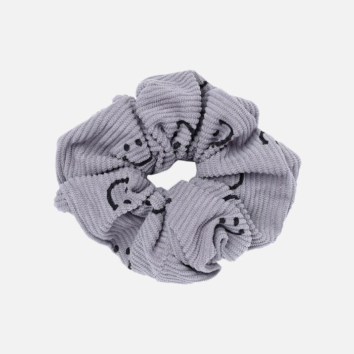 Gambar Stroberi Scrunchie Corduroy Hair Tie - Smile Gray dari Stroberi Accessories undefined Tokopedia