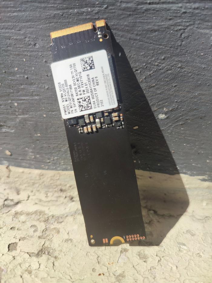 Gambar SSD 512GB 500GB M.2 NVME / SATA MERK MACAM-MACAM GAMING EDITING DESIGN SEKOLAH UPGRADE LAPTOP KOMPUTER DESKTOP - SAMSUNG dari Lapak Ojun undefined Tokopedia