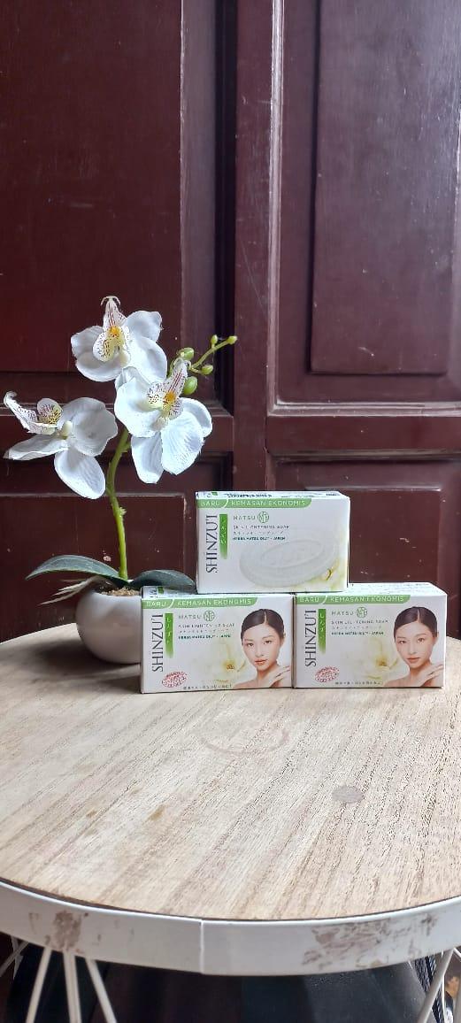 Gambar Shinzui Body Scrub PROMO BUNDLE - Sabun Batang aj dari mama kenish shop undefined Tokopedia