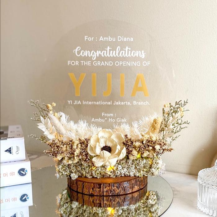 Gambar WOODIE - Hadiah Wisuda Graduation Gift Acrylic Bingkai Foto Bunga - Natural white, 15cm + LED dari LOVE & LILY Florist undefined Tokopedia