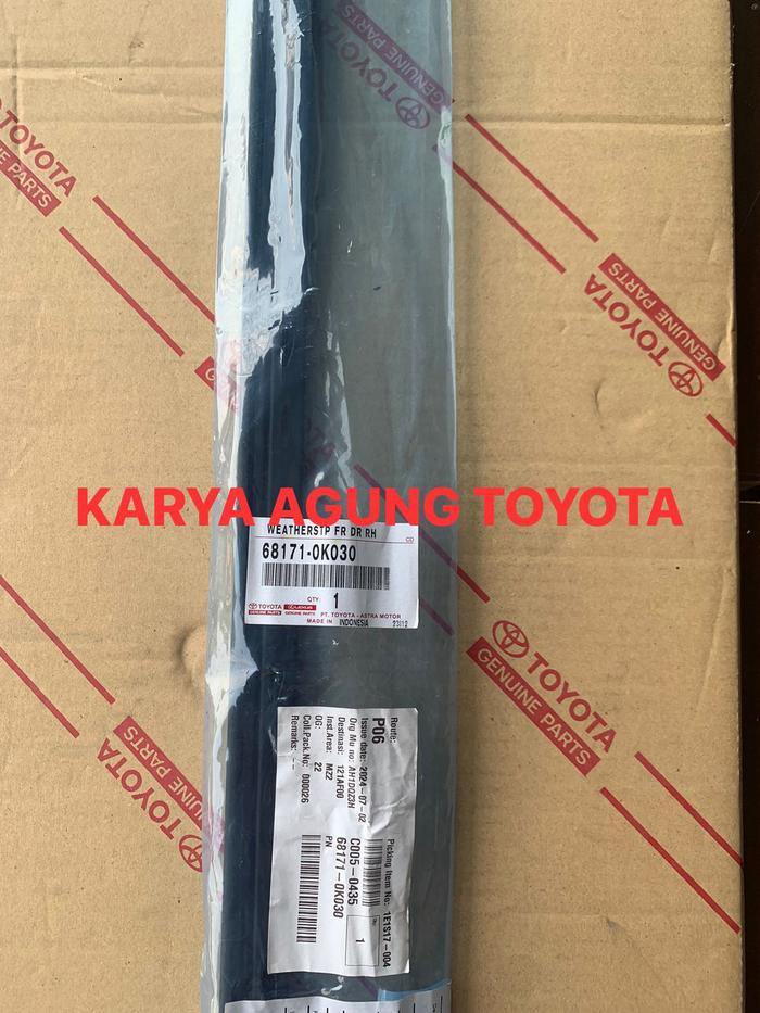 Gambar Pelipit Kaca Bagian Dalam Innova 2005 - 2015 ASLI - Depan RH Supir dari GarasiToyota undefined Tokopedia