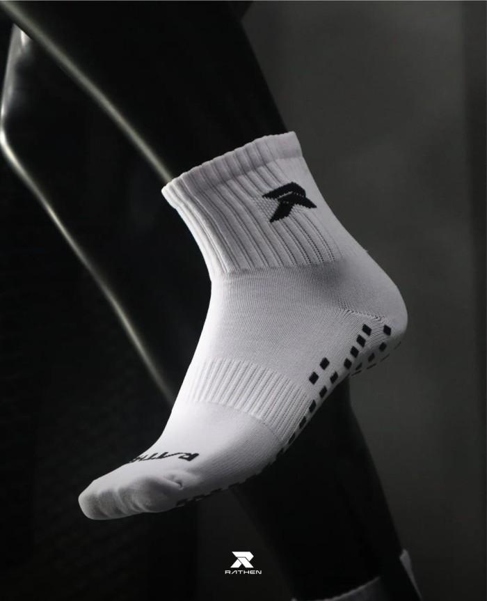 Gambar Kaos Kaki Bola dan Futsal Warna Putih Pendek Antislip - Pendek Putih dari RATHEN ID undefined Tokopedia