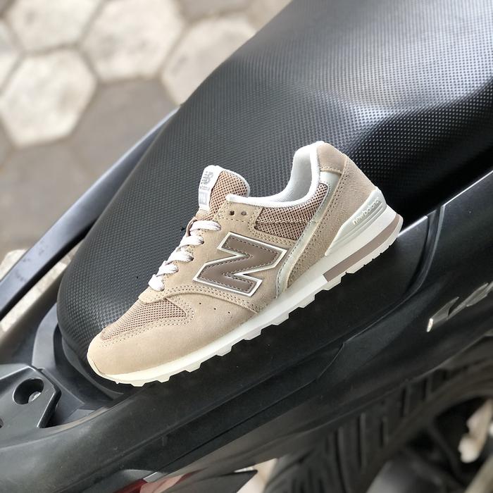 Gambar NEW BALANCE CLASSIC WOMEN'S 574 996 DARK GREY NAVY BLUE WHITE ORIGINAL - KHAKI BROWN, 36.5 dari segenproject undefined Tokopedia