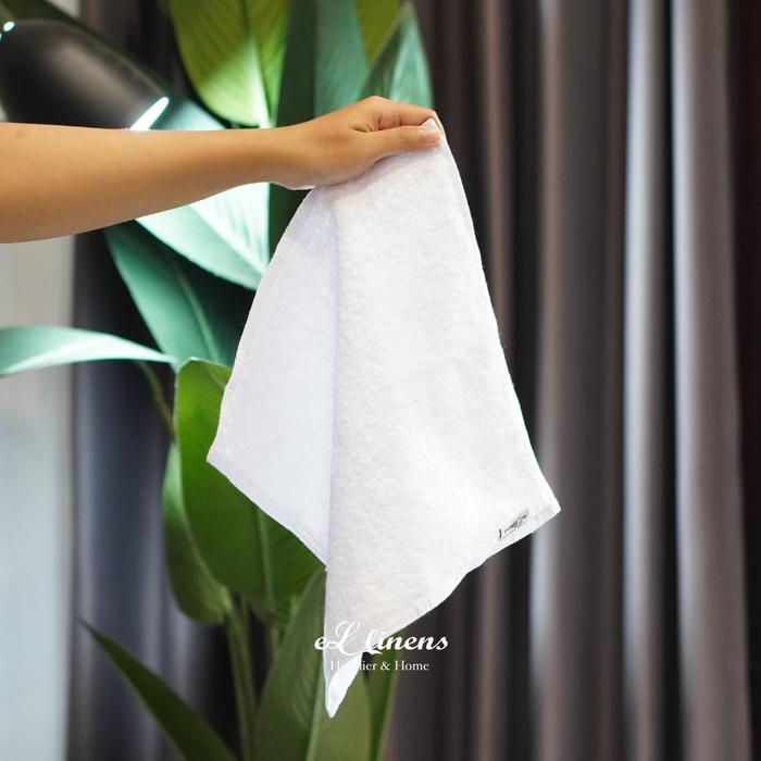 Gambar Handuk Muka Hotel / Face Towel 100% Cotton ukuran 30cm x 30cm - White dari eLLinens undefined Tokopedia