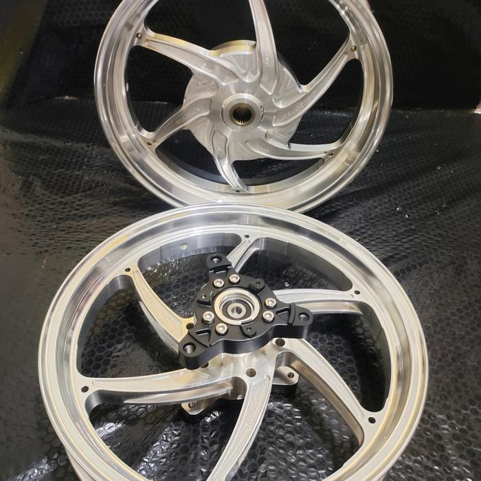 Gambar velg delkevic Yamaha aerox 155 old/aerox new ring 13 uk300/400 - chrome dari fortune shop grosir undefined Tokopedia