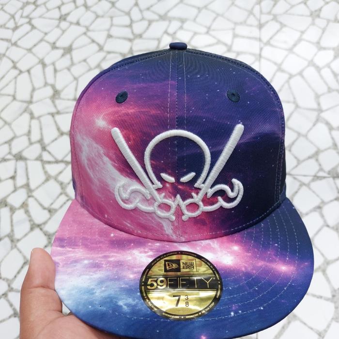 Gambar New Era X Dionic  The Interstellar Octoslugger 7 3/8 VGC dari SSSCapHouse undefined Tokopedia