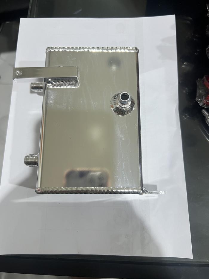 Gambar SURGE TANK 1/2 LITER 3LOBANG AN6 CHROME DAN HITAM - Putih dari Js Shop Specialist undefined Tokopedia