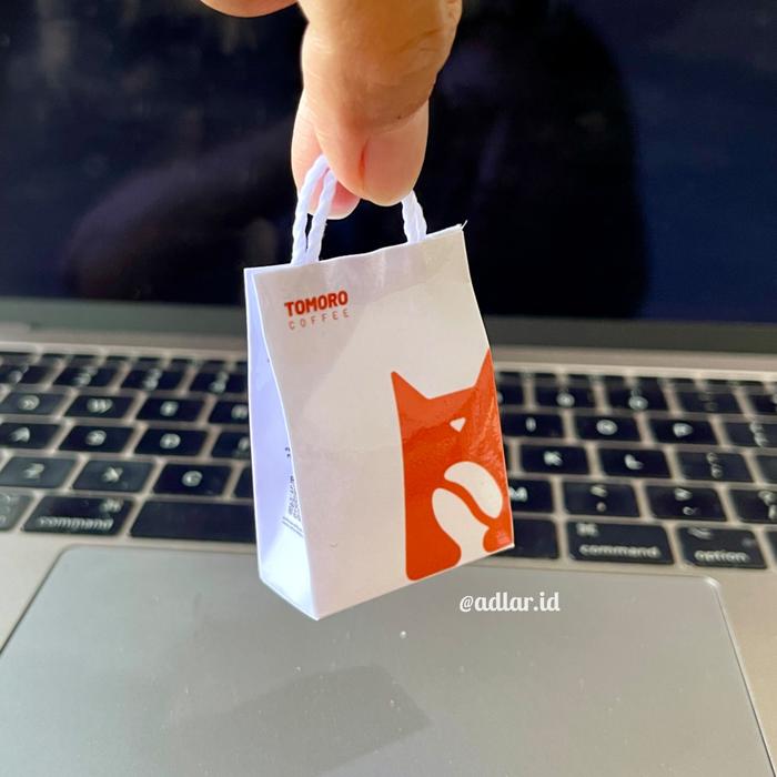Gambar MINIATUR MAGNET TEMPELAN KULKAS SOUVENIR PRODUK SB & BAG TOMORO COFFEE - SHOPPING BAG dari Adlar01 undefined 5 Tokopedia