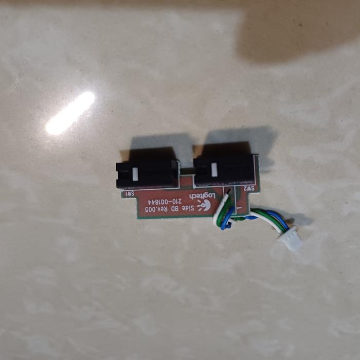 Gambar Part Logitech G304 Wireless Mouse - Side switch dari DGI 2 undefined Tokopedia