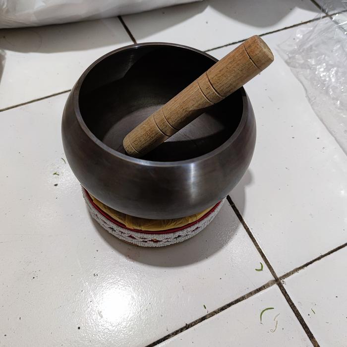 Gambar singing bowl tibetan brass kuningan 16cm set - vintage dari Balinese ArtShop undefined Tokopedia
