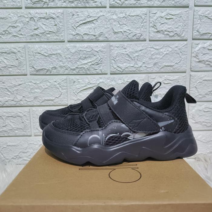 Gambar Sepatu Diadora Henderson Jr Full Black man dari maroonfiv5 store undefined Tokopedia