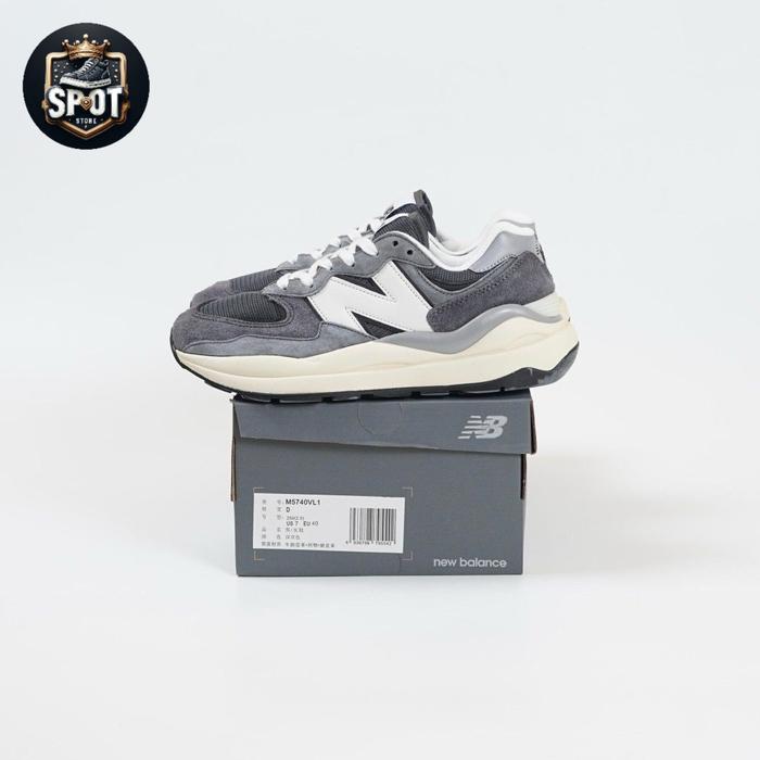 Grey New Balance Sepatu New Balance 5740 Grey BNIB Grey, 43