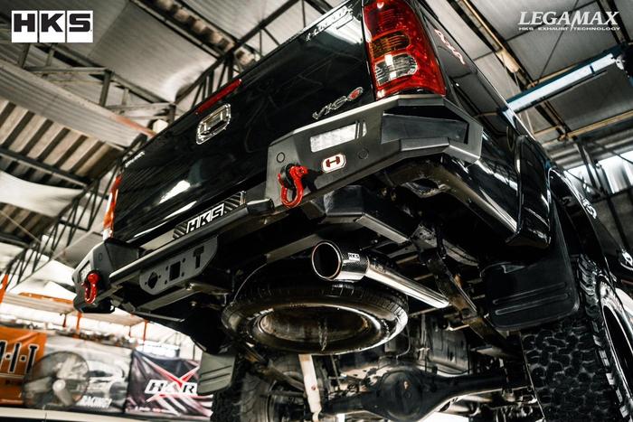 Gambar HKS Legamax Carbon Tip Muffler Exhaust for Toyota Hilux (1KD / 2KD) dari fivespoke undefined Tokopedia