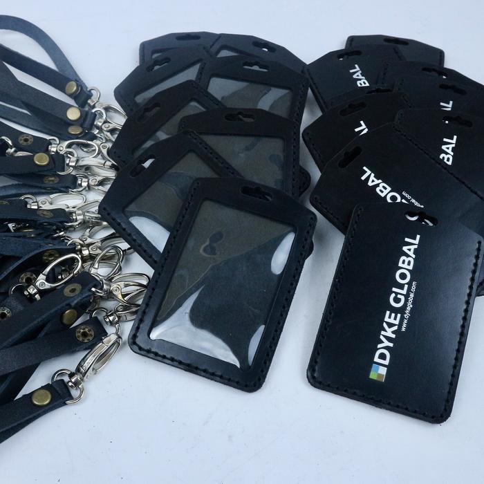 Gambar ID card holder kulit gravo plat - Hitam dari MD leather undefined Tokopedia
