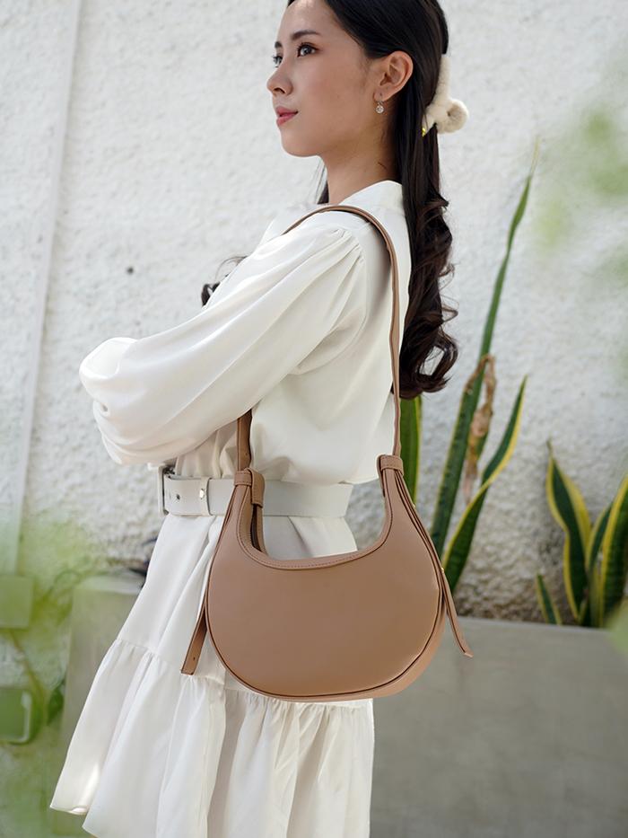 Gambar ByVedlyn pauline tas wanita terbaru model sling bag / tas selempang - KHAKI dari Vedlyn.signature undefined Tokopedia