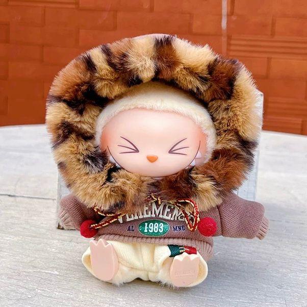 Gambar Labubu Have a Seat - Baju Fur Set Labubu Have a Seat Pop Mart - Leopard Set dari Hold by Hand undefined Tokopedia