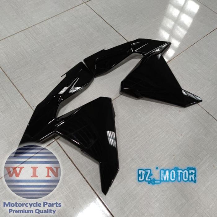 Gambar WIN Legshield Luar Sayap Cover Body Depan Vario 125 150 Old LED K59 2015 2016 2017 - Hitam dari Body-Man Motor undefined Tokopedia