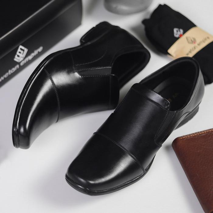 Gambar Sepatu Pantofel Fantofel Shoes Kerja Kantoran Pria WETAN Galuh 1 Hitam Slip On Ukuran Besar Jumbo Big Size 37 - 48 - Hitam, 38 dari Wetan Store undefined Tokopedia