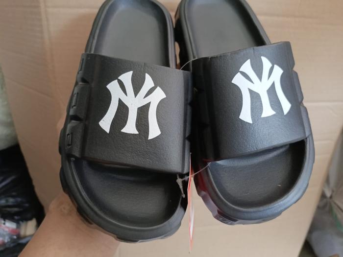 Gambar Sandal selop anak laki-laki N-60285 (28-35) Sandal selop anak terbaru - Hitam, 32-33 dari FatihShop01 undefined Tokopedia