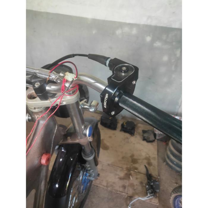 Gambar Gas Spontan Sepontan Acerbis Big Roller CNC 1 Kabel Pnp Rx King Vixion Satria Fu Ninja Universal - Hitam dari westh undefined Tokopedia