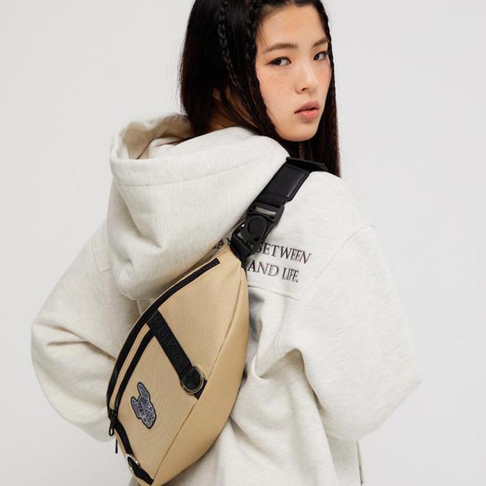 Gambar Lifework D ring radog waistbag ORIGINAL 100% Tas Pinggang Wanita / Pria UNISEX - Beige dari KoreaOriginal undefined Tokopedia