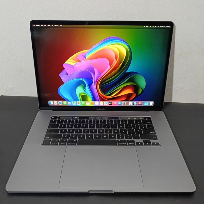 MacBook Pro（16インチ,2019）256GB/16GB〈MVVK2J/A〉⑤