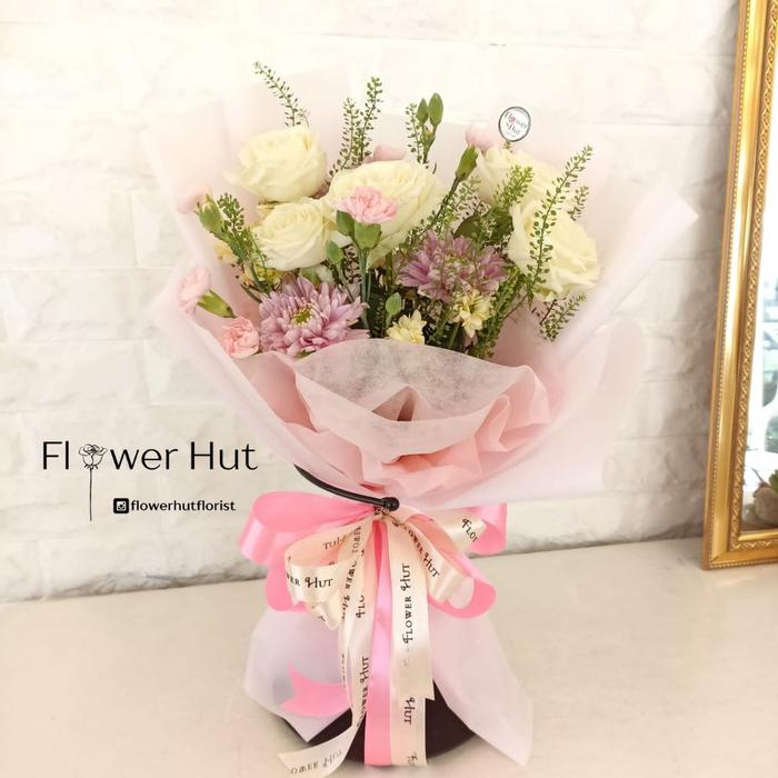 Gambar Simple Fresh Flower Bouquet (Buket Bunga Segar) Rose bibit import - White dari Flower Hut undefined Tokopedia