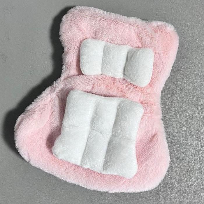 Gambar [READYSTOCK] LABUBU CAR SEAT | Tempat Kursi LABUBU [FIRSTHAND IMPORT] - Pink dari aldifares undefined Tokopedia