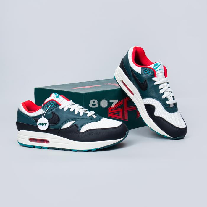 Gambar Air Max 1 Lebron James Liverpool FC Third Kit - 40.5 dari 807GARAGE undefined Tokopedia