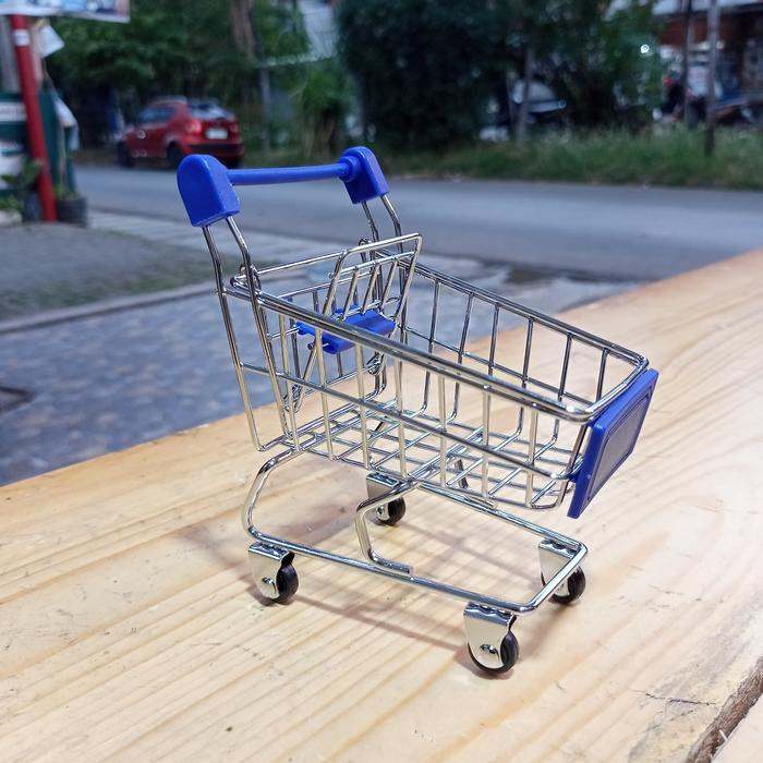 Gambar Mainan Kereta belanja Dorong / Miniatur Troley Supermarket merah dan biru - Biru dari Sinar Sakti Abadi undefined Tokopedia