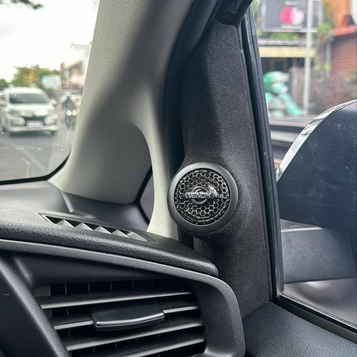 Gambar pilar innova reborn 2 way - + VENOM VX1TO dari azka audio surabaya undefined Tokopedia