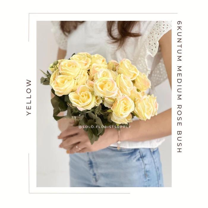 Gambar 6 KUNTUM MEDIUM ROSE BUSH Bunga Mawar Impor Rose Paris Kombinasi - YELLOW dari Solo Florist Supply undefined Tokopedia