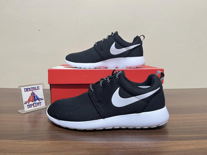 Sepatu All Black Roshe Sneakers Sepatu Sneakers Nike Roshe One