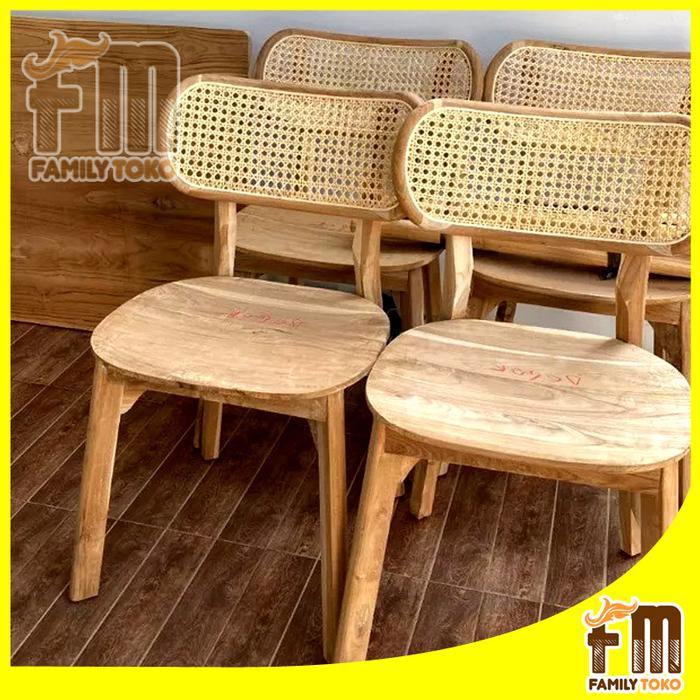 Gambar Kursi Makan Cafe Minimalis Bahan Kayu Jati Mix Sandaran Rotan Bambu Kursi Kacang - Non Finishing dari Family Toko Mebel undefined Tokopedia