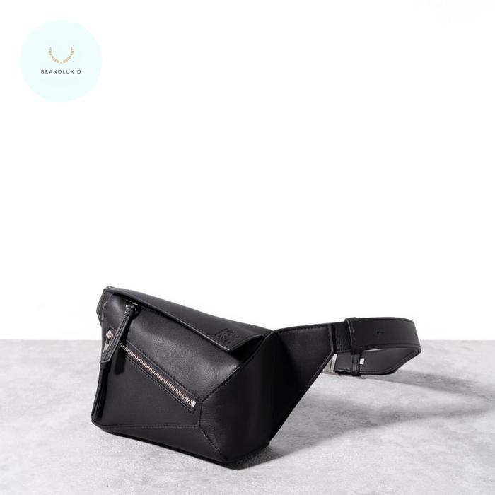 Gambar Loewe Mini puzzle edge bumbag classic calfskin - Black dari Brandluxid undefined Tokopedia