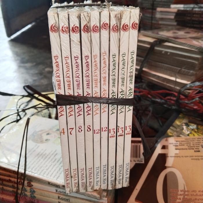 Gambar DAWN OF THE ARCANA 9 dari Flora Books undefined Tokopedia