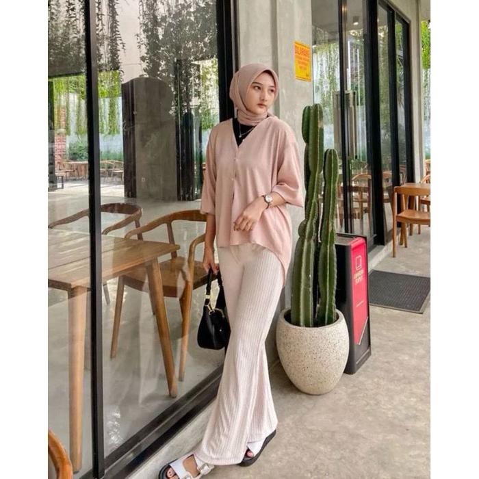 Gambar Celana Kulot Cutbray Knit Belah Samping Celana Panjang Basic - Ivory, L dari Wiijaya Collections undefined Tokopedia