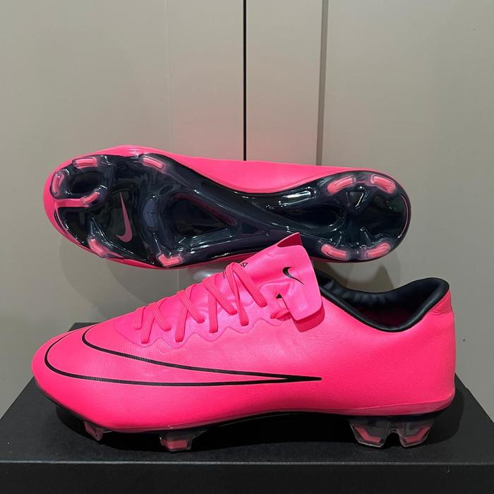 sepatu bola nike mercurial