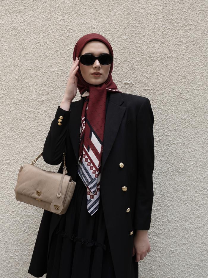 Gambar VIVIZUBEDI - VZ Aubree Scarf - HAUNTED RED dari VIVIZUBEDI OFFICIAL undefined Tokopedia