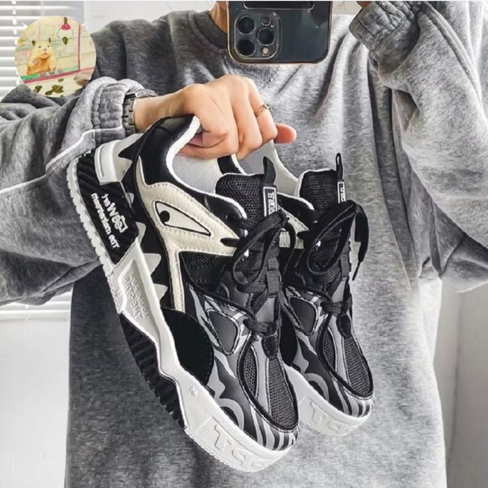 Gambar Sepatu Sneakers Pria Douyin Model Terbaru Shark Eye Import Murah Keren - Hitam, 41 dari Falf store undefined Tokopedia